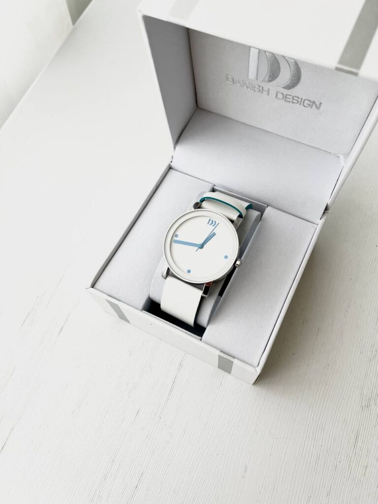 ساعت مچی iv22q1049 دنیش دیزاین